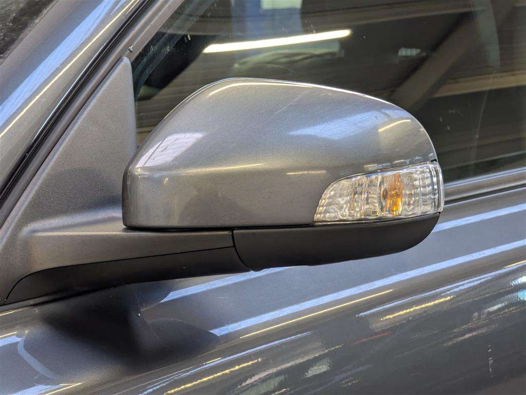 <p>2011 VOLVO V50 SE LUX EDITION D3</p>