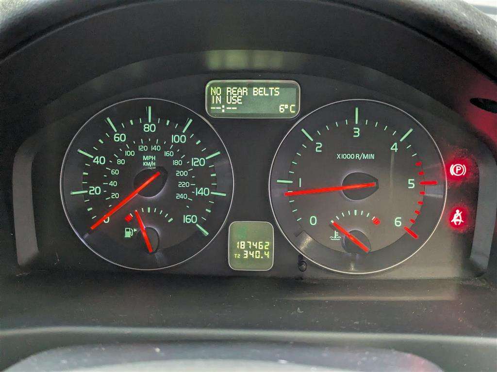 <p>2011 VOLVO V50 SE LUX EDITION D3</p>