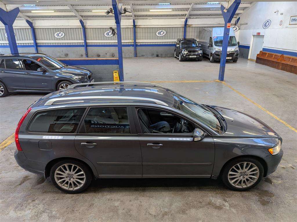 <p>2011 VOLVO V50 SE LUX EDITION D3</p>