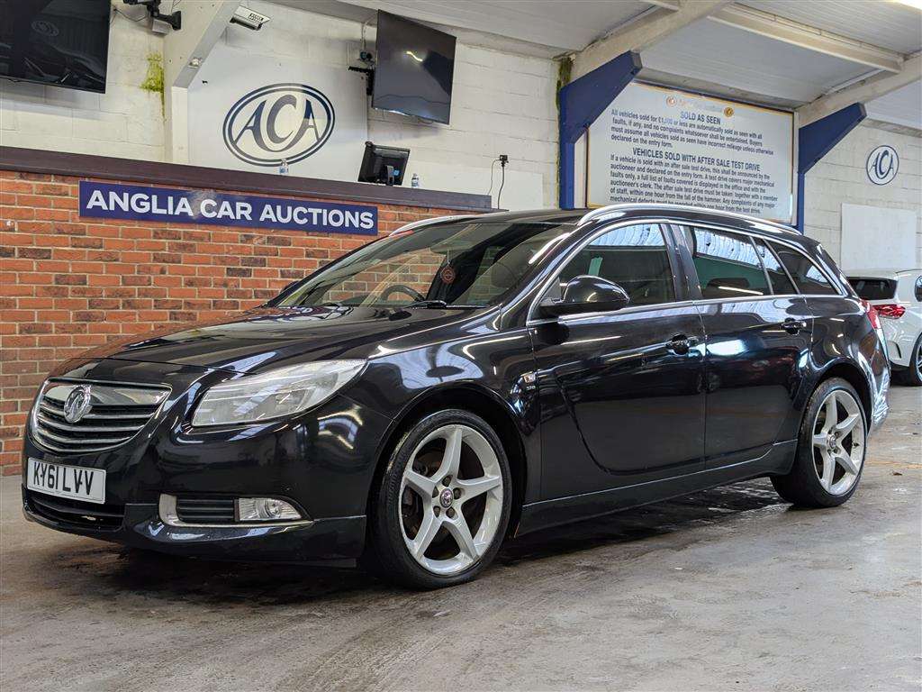 <p>2011 VAUXHALL INSIGNIA SRINAV VX-LN CDT</p>