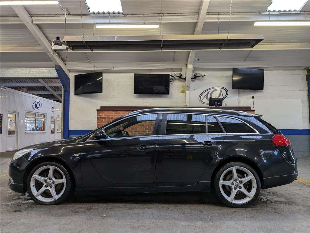 <p>2011 VAUXHALL INSIGNIA SRINAV VX-LN CDT</p>