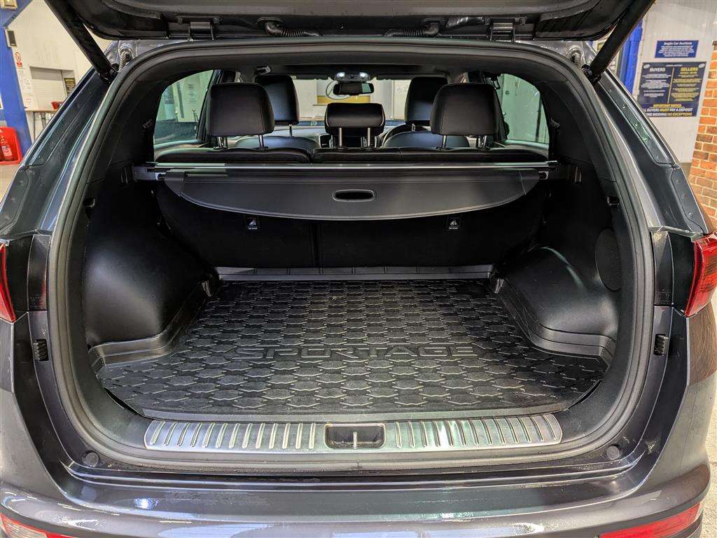 <p>2017 KIA SPORTAGE GT-LINE S S-A</p>