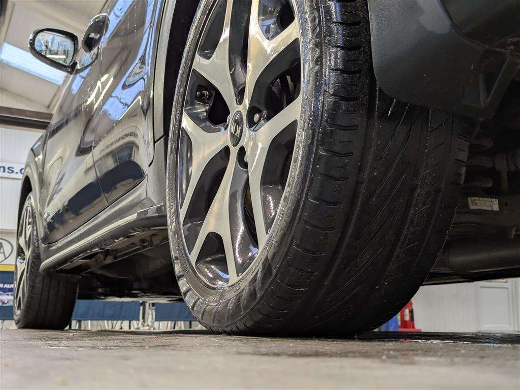 <p>2017 KIA SPORTAGE GT-LINE S S-A</p>