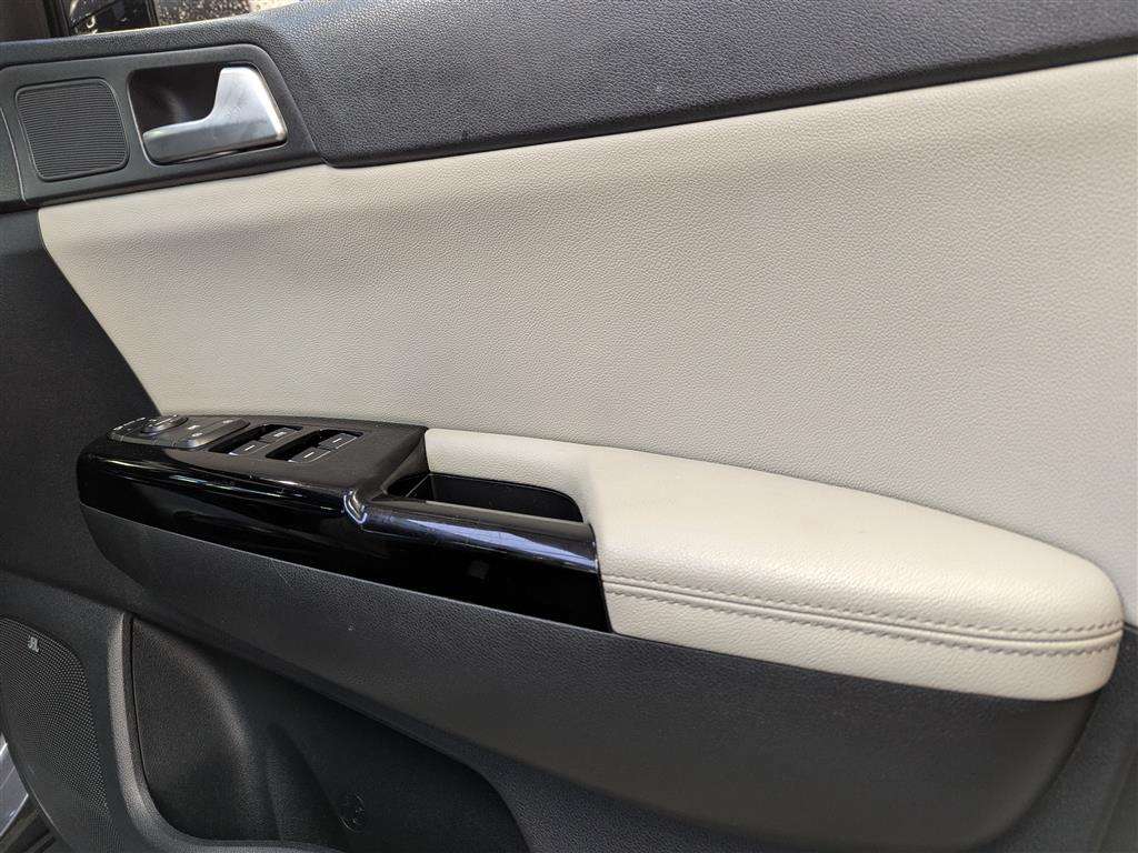 <p>2017 KIA SPORTAGE GT-LINE S S-A</p>