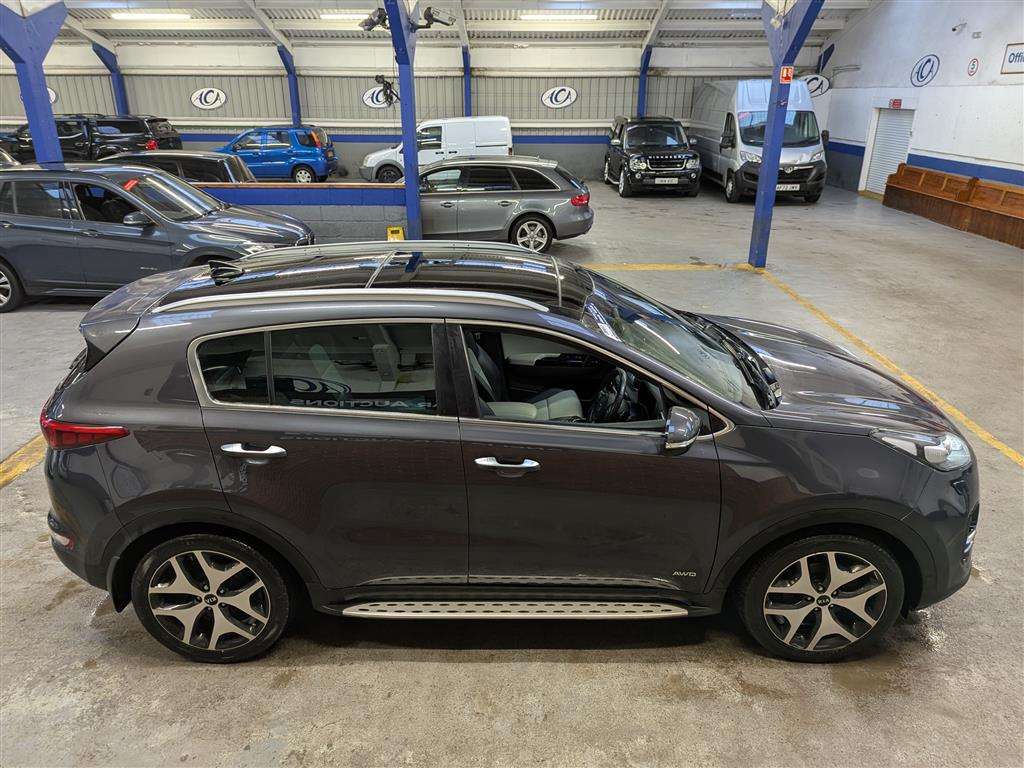 <p>2017 KIA SPORTAGE GT-LINE S S-A</p>