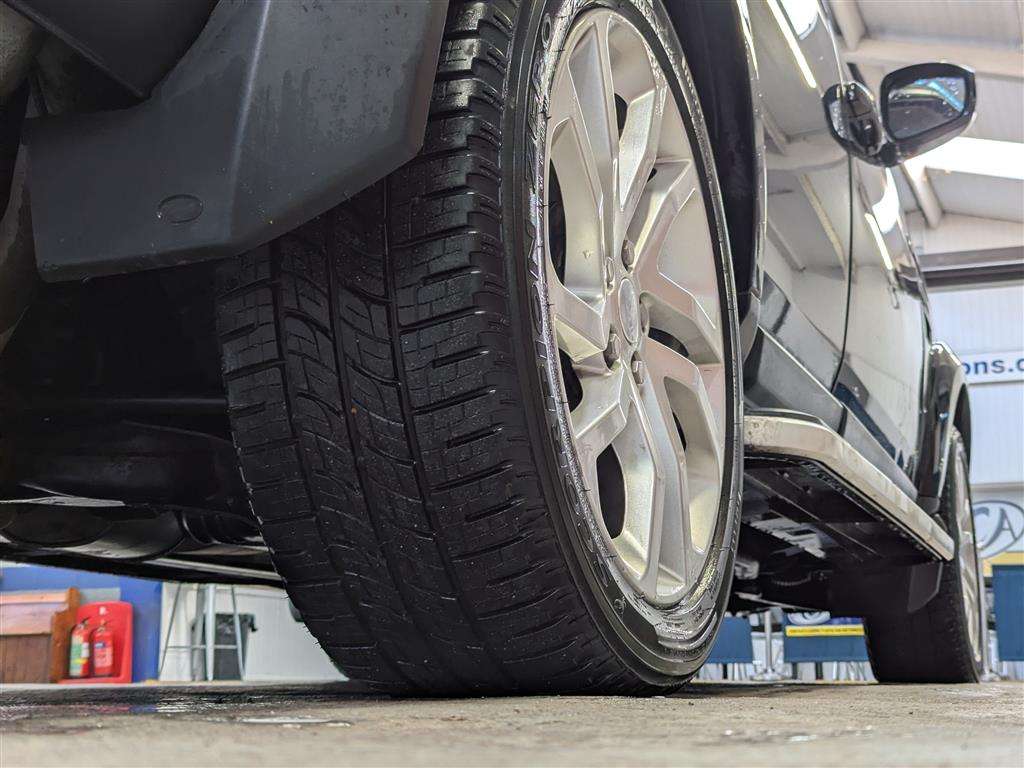 <p>2016 LAND ROVER DISCOVERY LANDMARK SDV6 A</p>