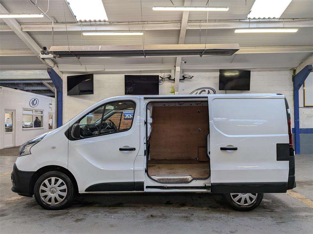 <p>2021 RENAULT TRAFIC SL28 B-NESS ENERGY</p>