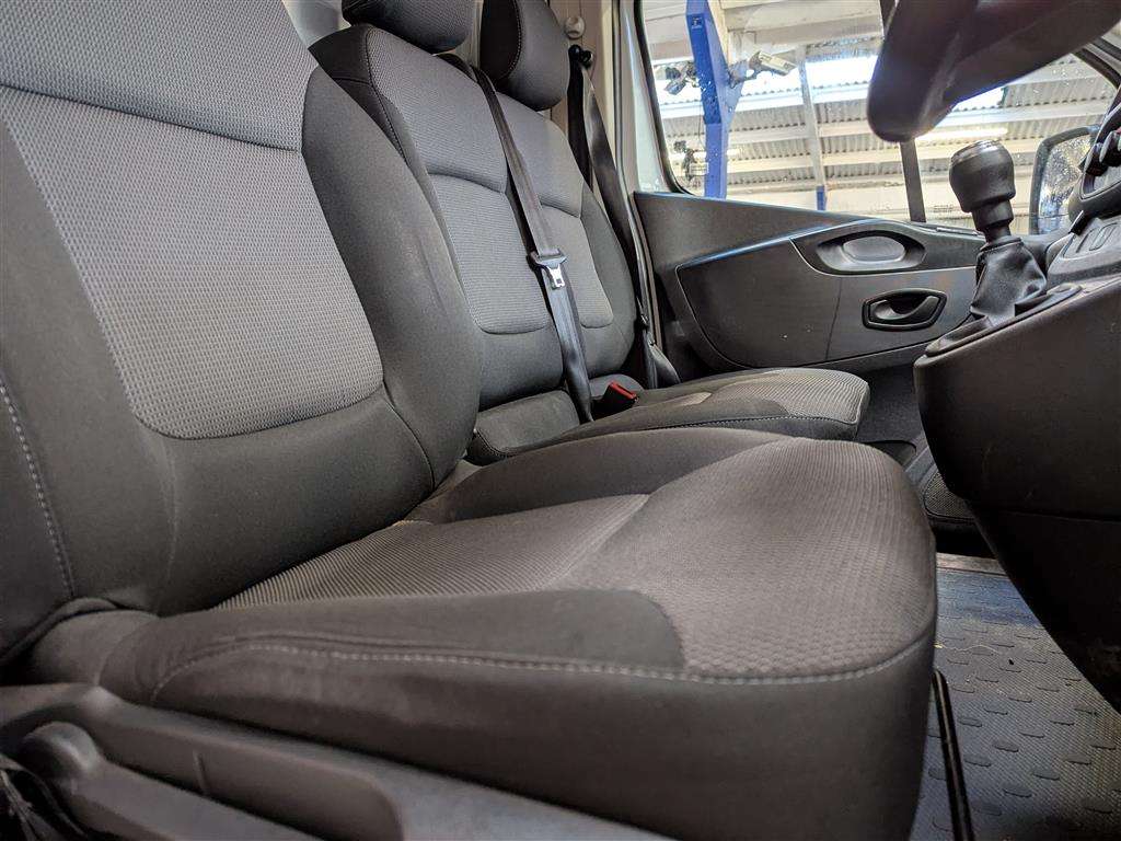 <p>2021 RENAULT TRAFIC SL28 B-NESS ENERGY</p>