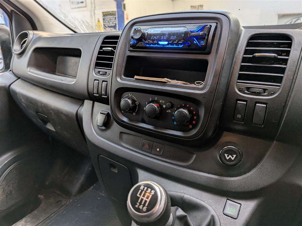 <p>2021 RENAULT TRAFIC SL28 B-NESS ENERGY</p>