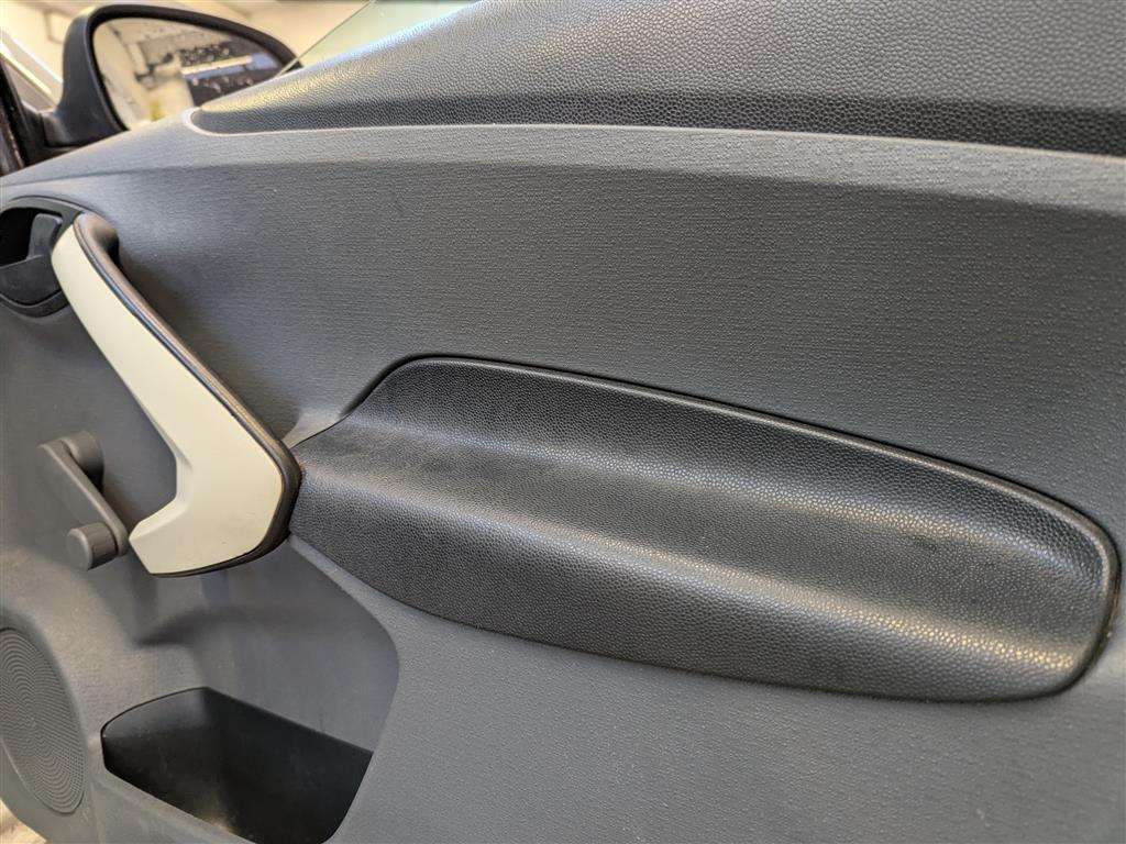 <p>2012 FORD KA STUDIO</p>