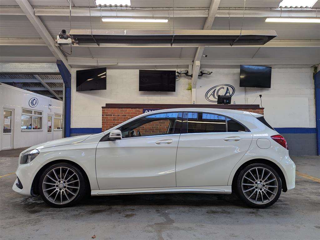 <p>2016 MERCEDES-BENZ A 200 D AMG LINE AUTO</p>