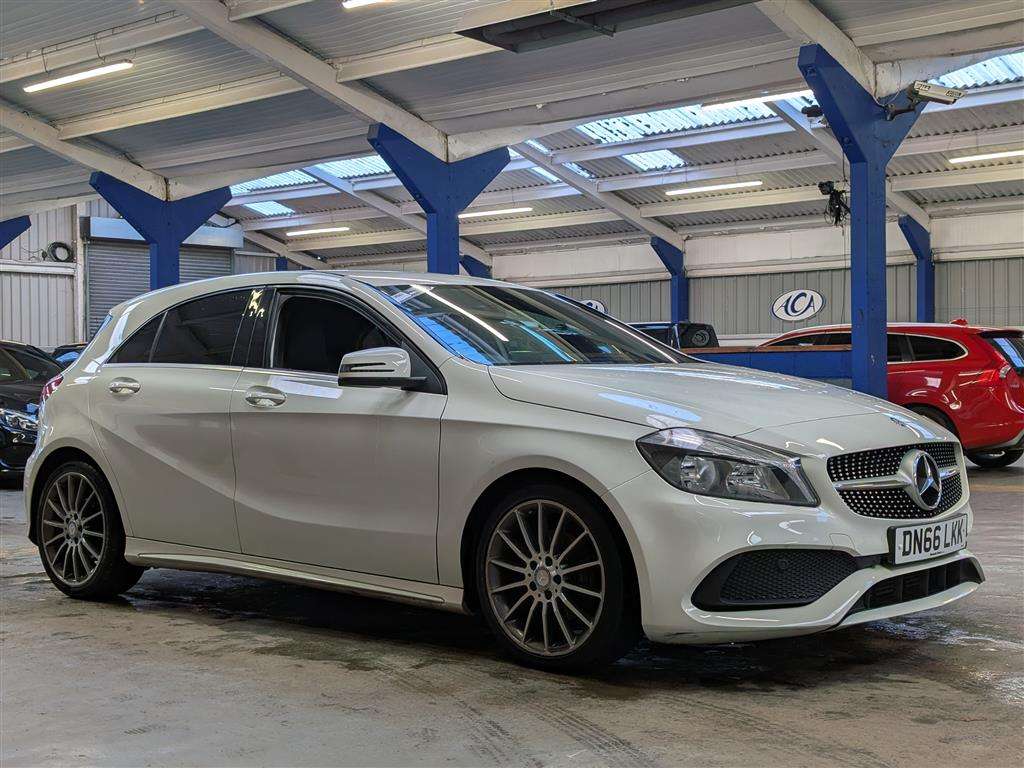 <p>2016 MERCEDES-BENZ A 200 D AMG LINE AUTO</p>