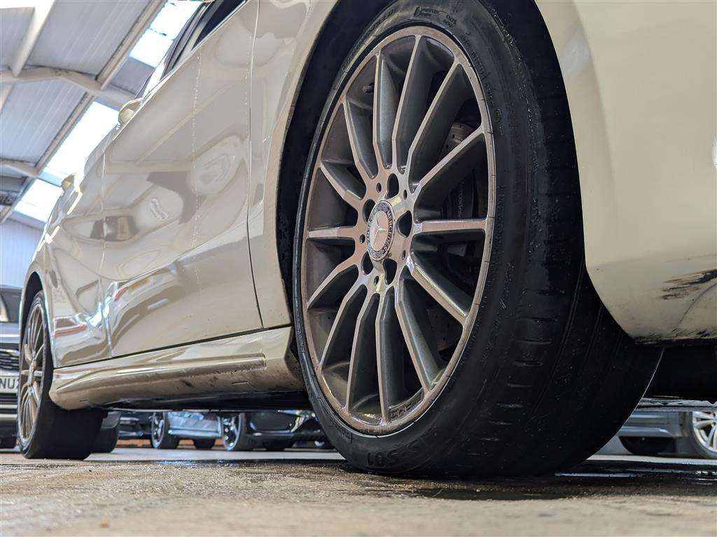 <p>2016 MERCEDES-BENZ A 200 D AMG LINE AUTO</p>
