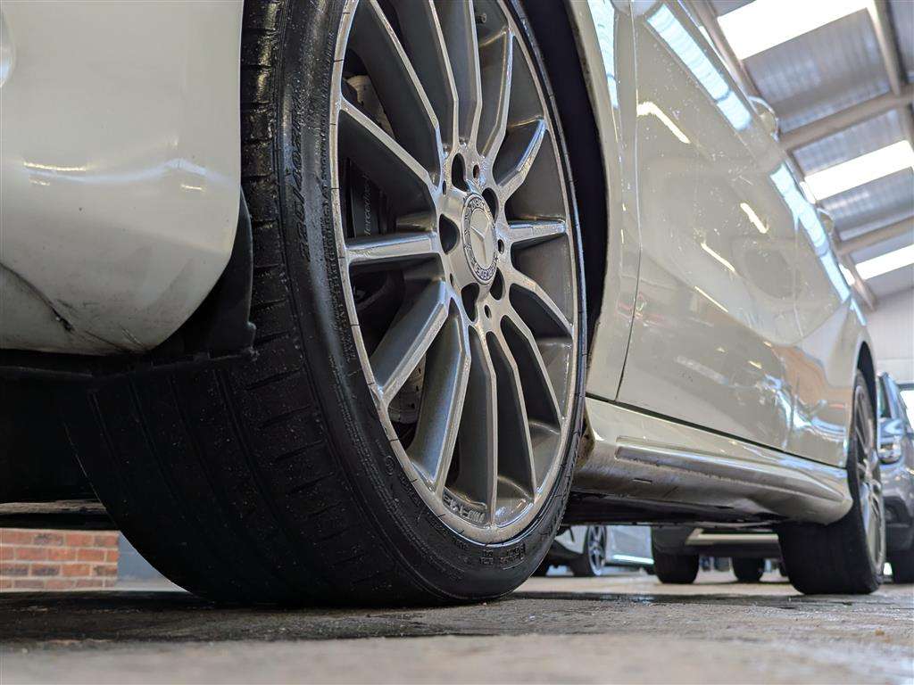 <p>2016 MERCEDES-BENZ A 200 D AMG LINE AUTO</p>