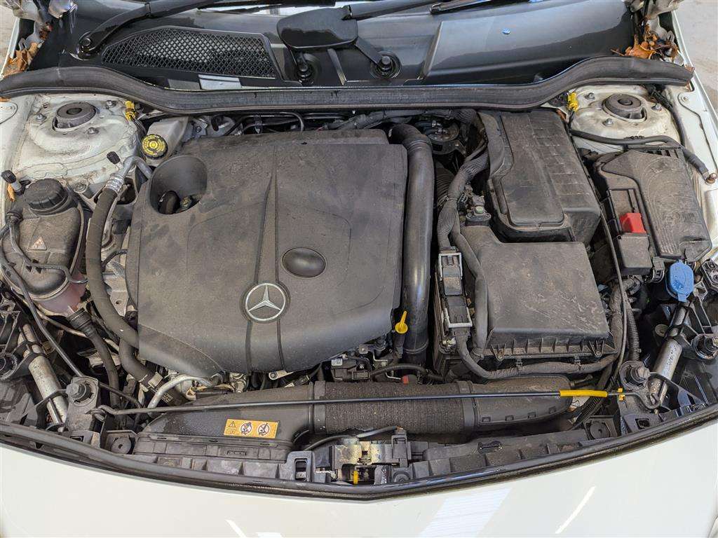 <p>2016 MERCEDES-BENZ A 200 D AMG LINE AUTO</p>