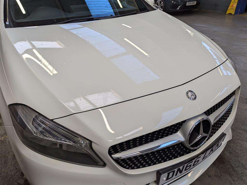 <p>2016 MERCEDES-BENZ A 200 D AMG LINE AUTO</p>