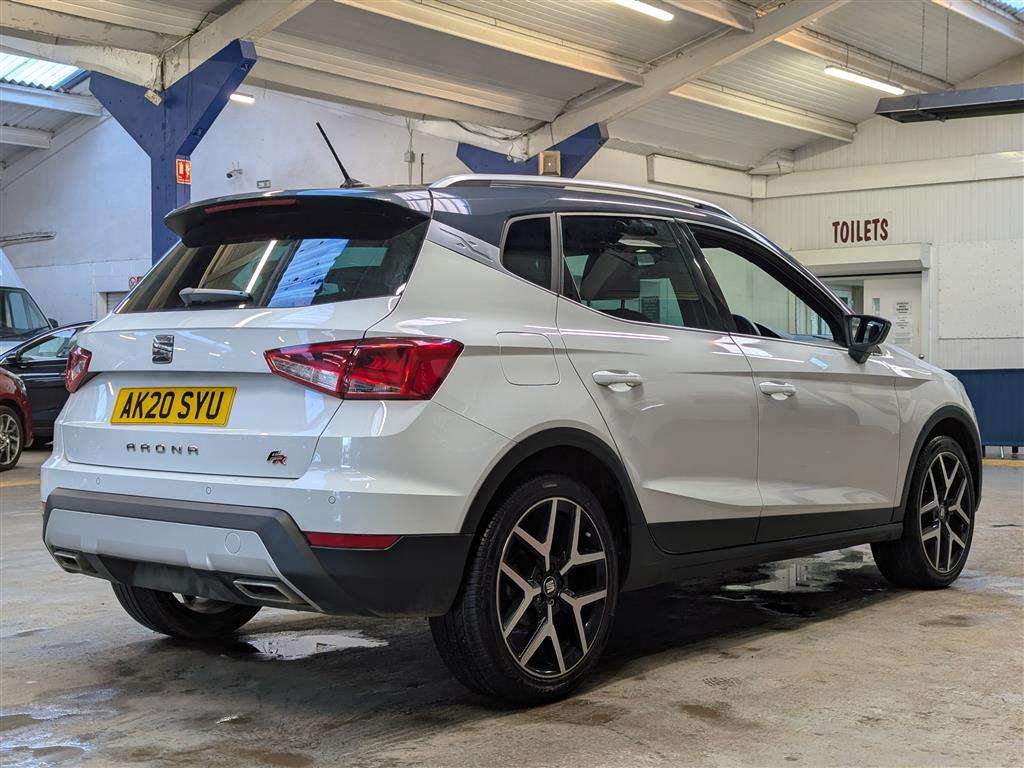 <p>2020 SEAT ARONA FR SPORT TSI S-A</p>