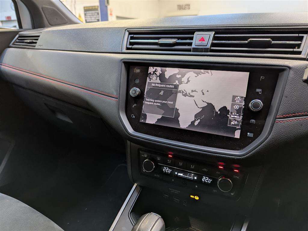 <p>2020 SEAT ARONA FR SPORT TSI S-A</p>