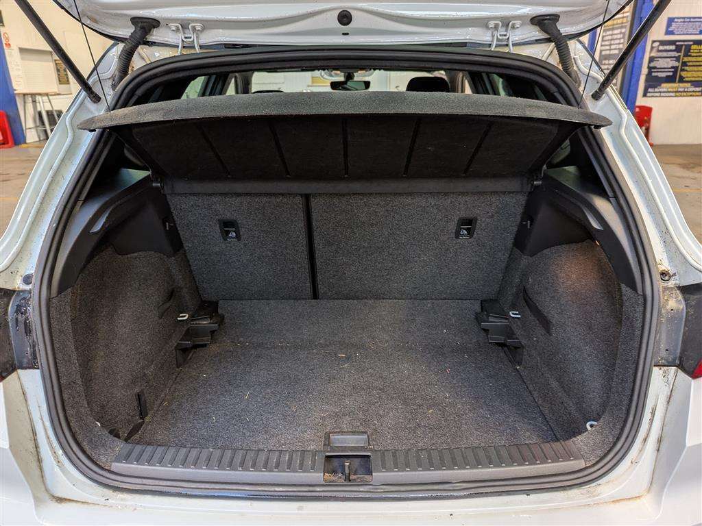 <p>2020 SEAT ARONA FR SPORT TSI S-A</p>