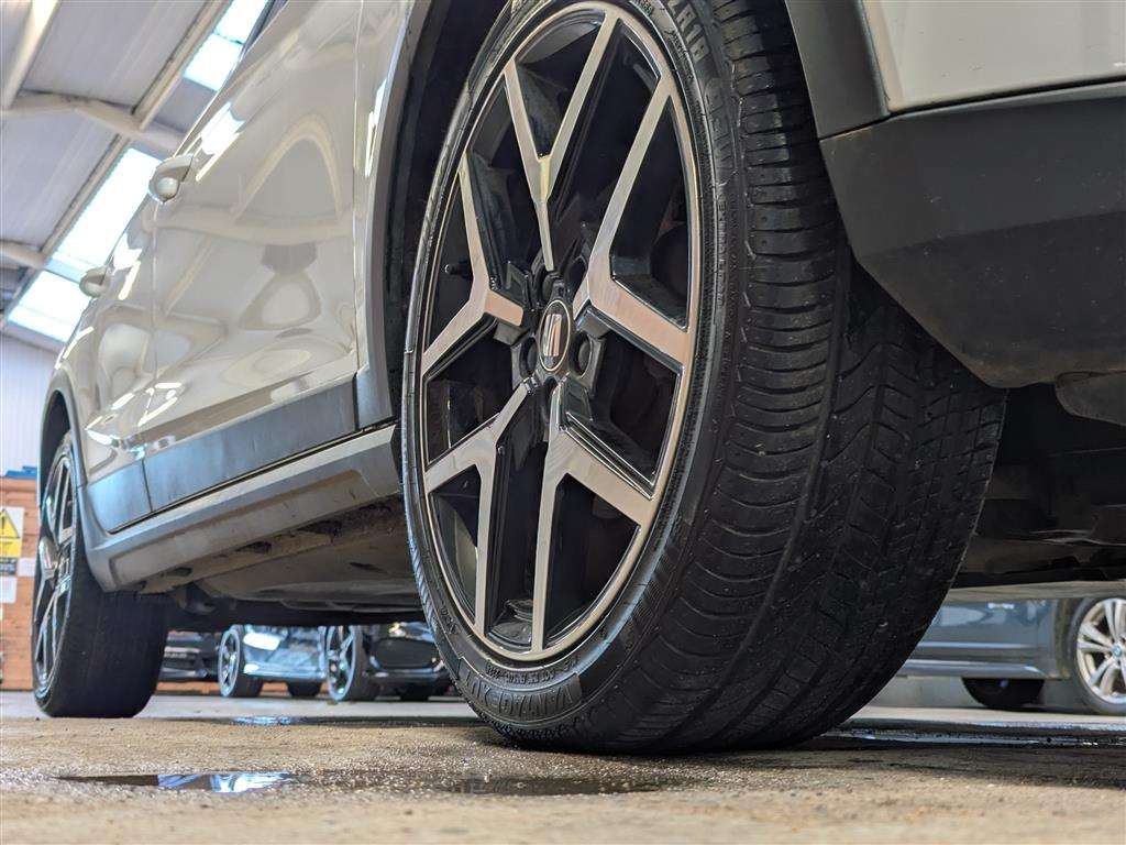 <p>2020 SEAT ARONA FR SPORT TSI S-A</p>