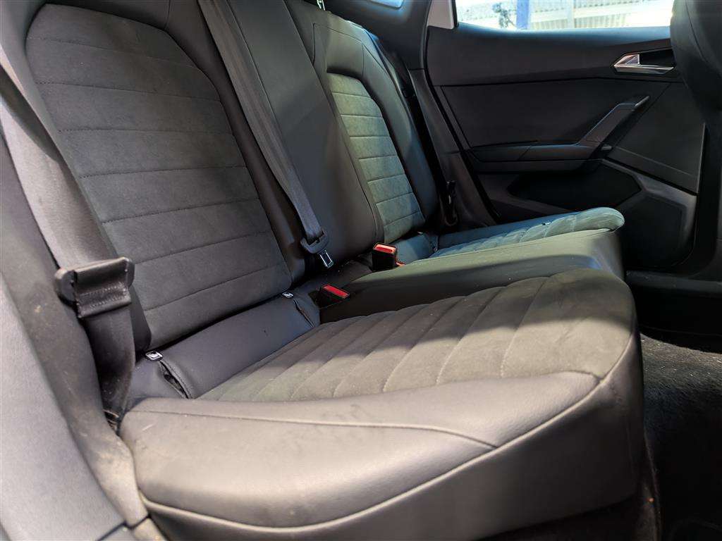 <p>2020 SEAT ARONA FR SPORT TSI S-A</p>