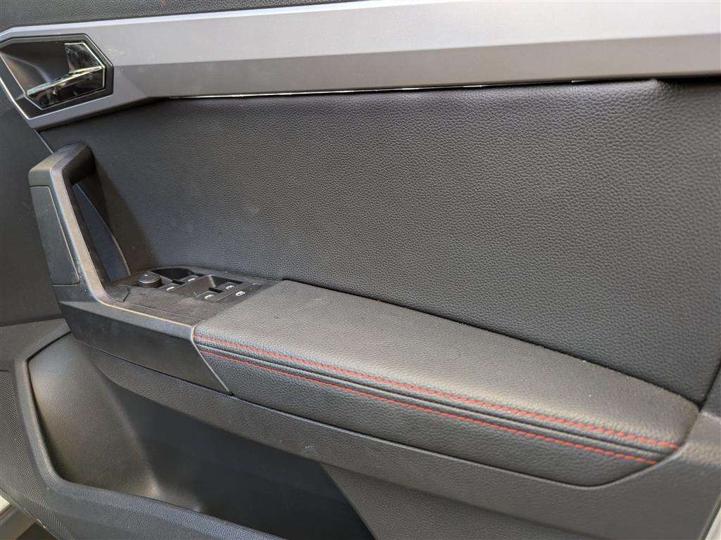 <p>2020 SEAT ARONA FR SPORT TSI S-A</p>