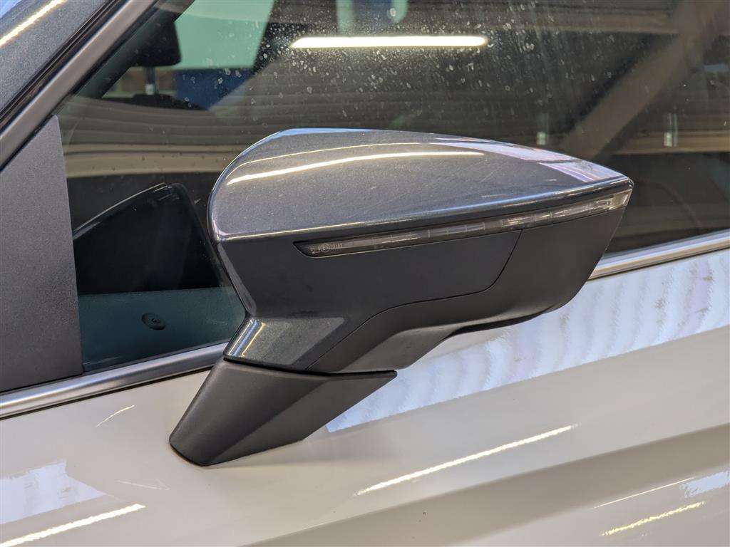 <p>2020 SEAT ARONA FR SPORT TSI S-A</p>