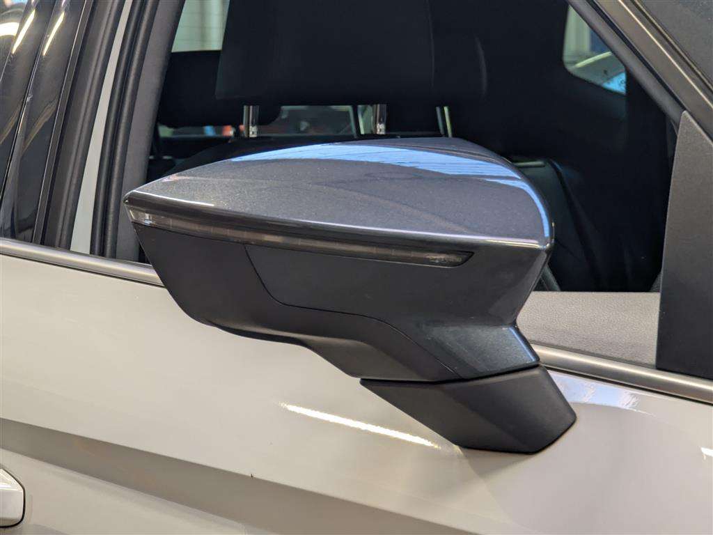 <p>2020 SEAT ARONA FR SPORT TSI S-A</p>