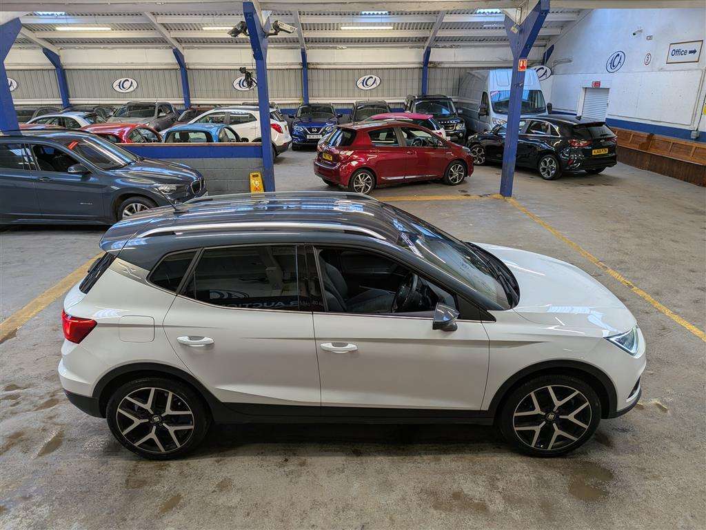 <p>2020 SEAT ARONA FR SPORT TSI S-A</p>