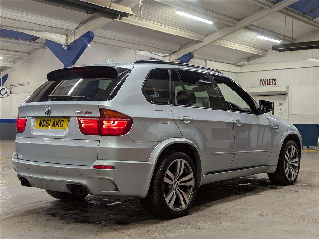<p>2011 BMW X5 M TURBO AUTO</p>