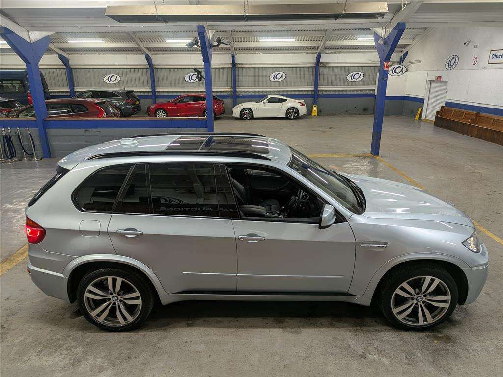 <p>2011 BMW X5 M TURBO AUTO</p>