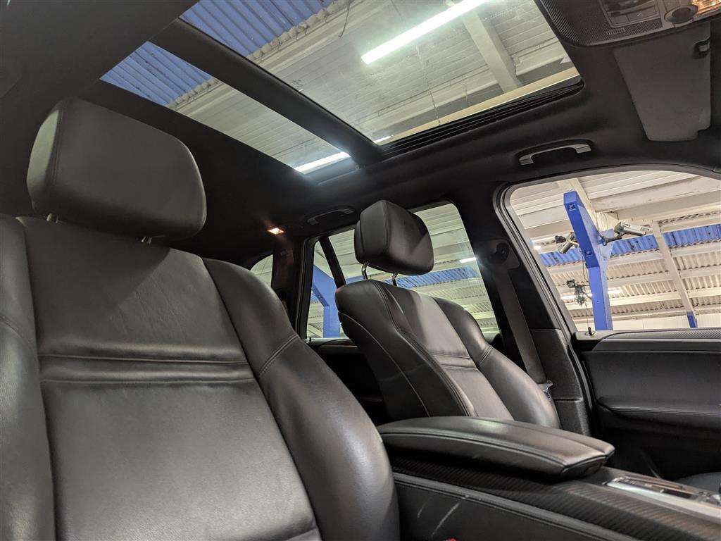 <p>2011 BMW X5 M TURBO AUTO</p>