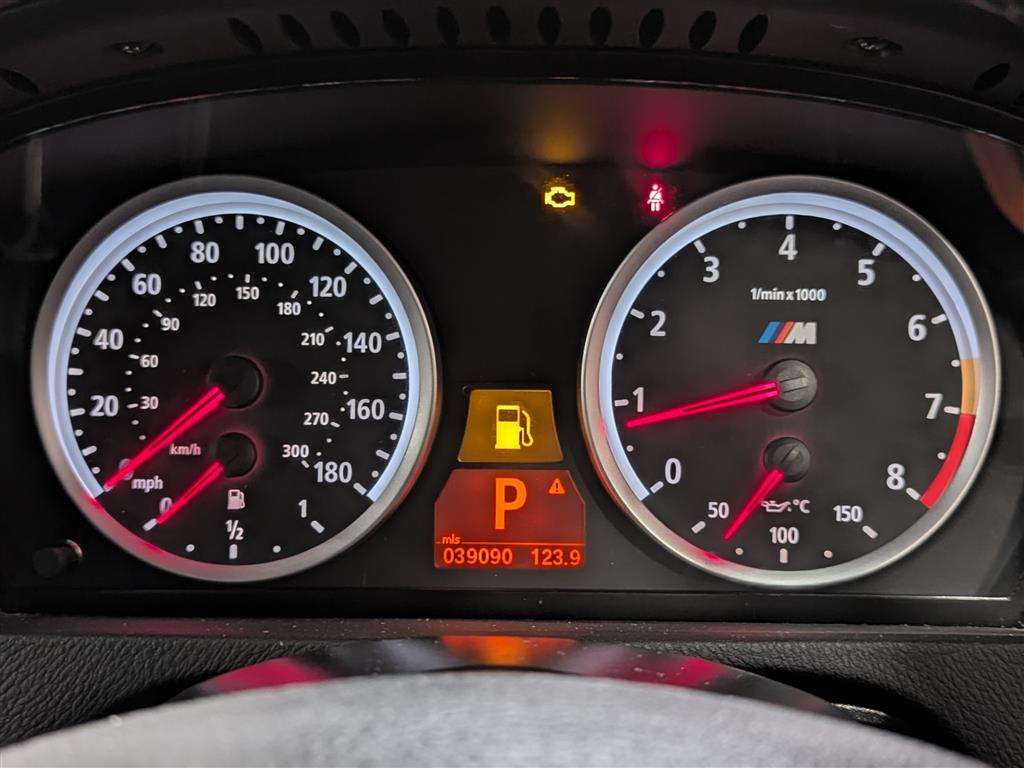 <p>2011 BMW X5 M TURBO AUTO</p>