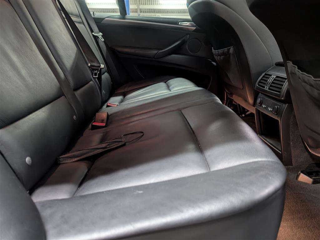 <p>2011 BMW X5 M TURBO AUTO</p>