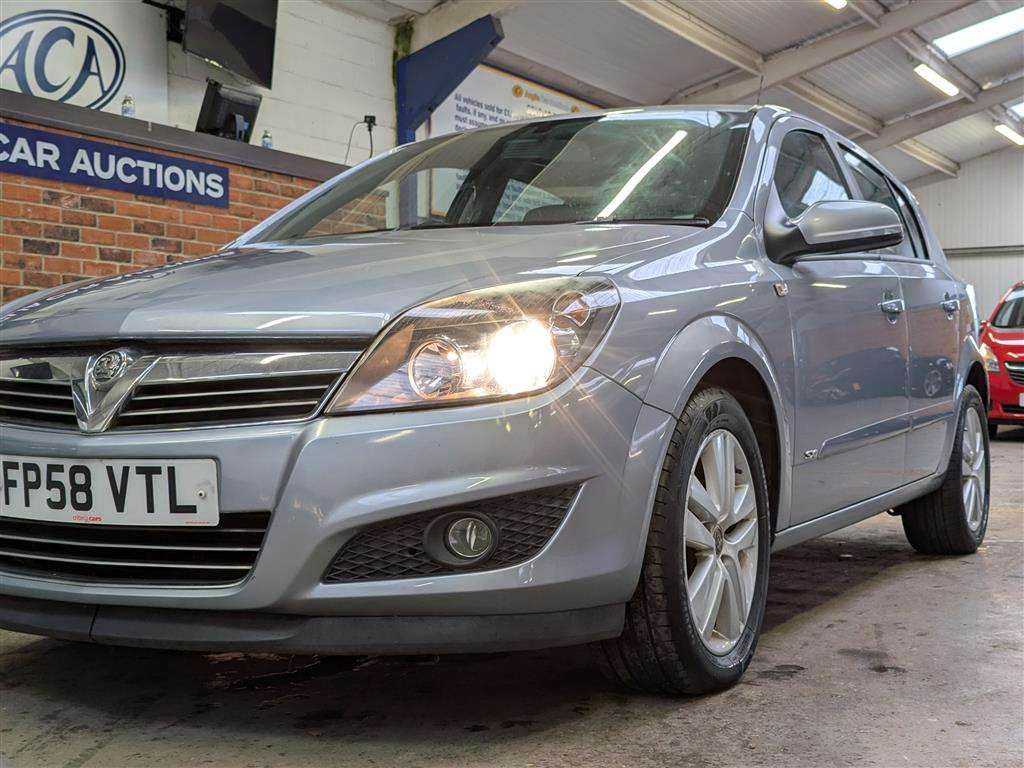 <p>2008 VAUXHALL ASTRA SXI</p>