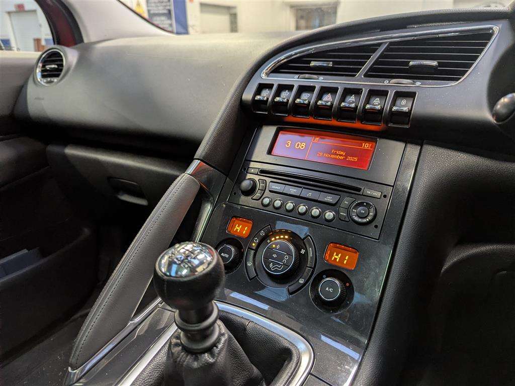 <p>2012 PEUGEOT 3008 EXCLUSIVE HDI</p>