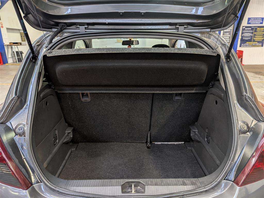 <p>2011 VAUXHALL CORSA SXI</p>