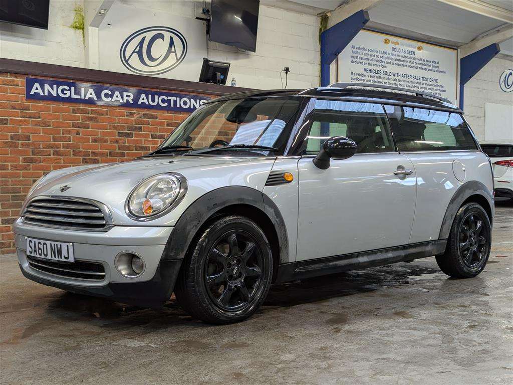 <p>2010 MINI COOPER CLUBMAN</p>