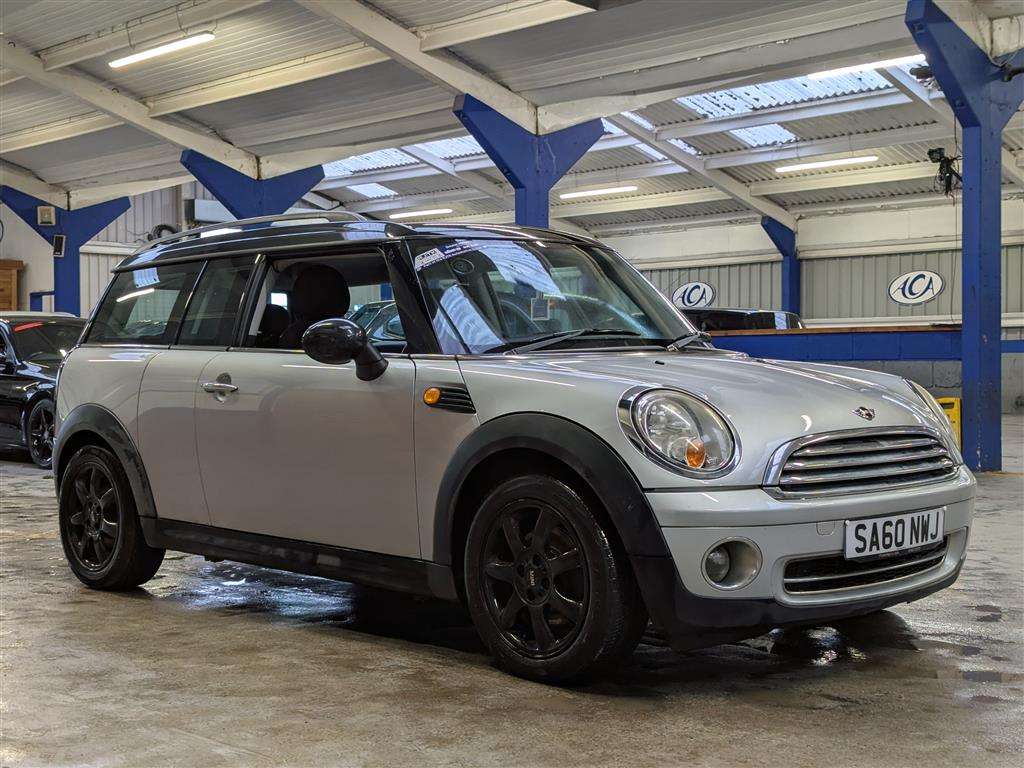 <p>2010 MINI COOPER CLUBMAN</p>
