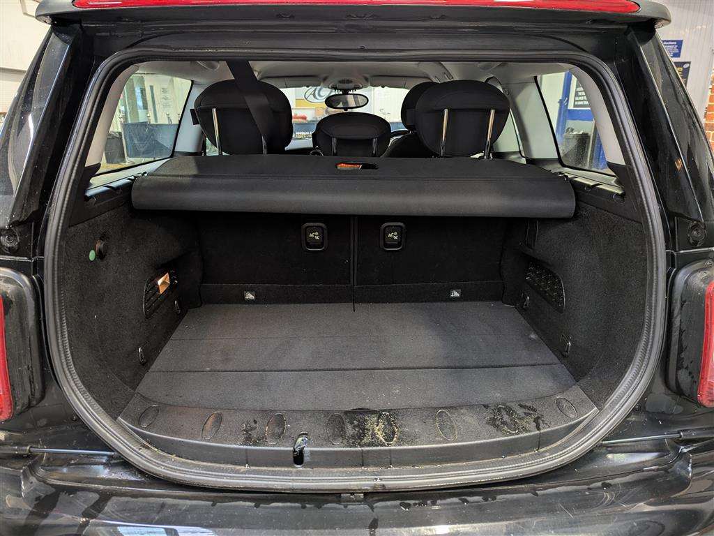 <p>2010 MINI COOPER CLUBMAN</p>