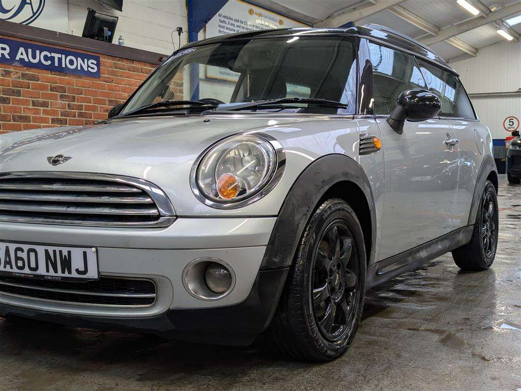 <p>2010 MINI COOPER CLUBMAN</p>