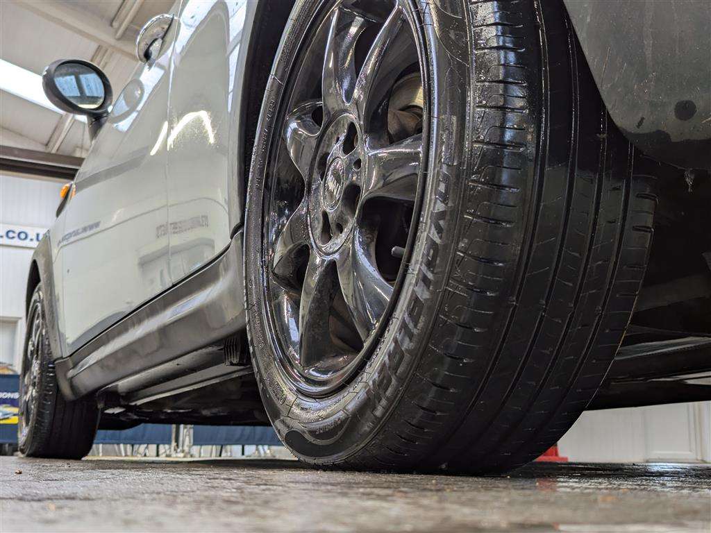 <p>2010 MINI COOPER CLUBMAN</p>