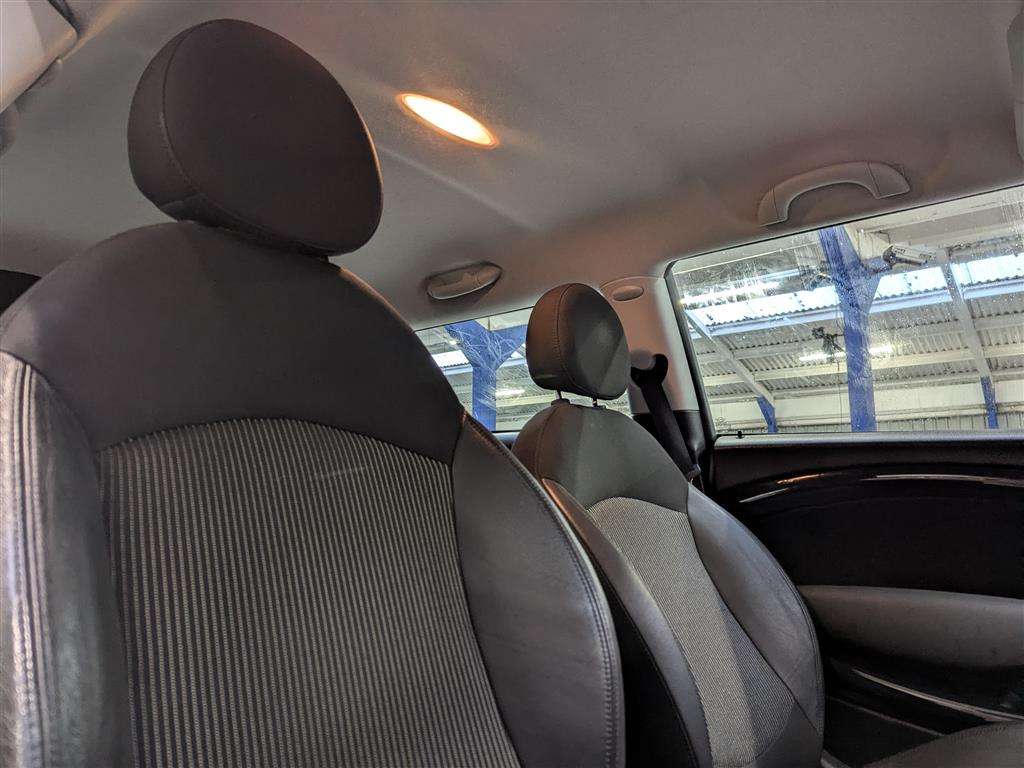 <p>2010 MINI COOPER CLUBMAN</p>