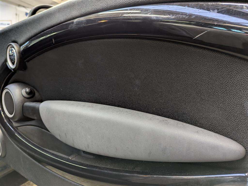 <p>2010 MINI COOPER CLUBMAN</p>