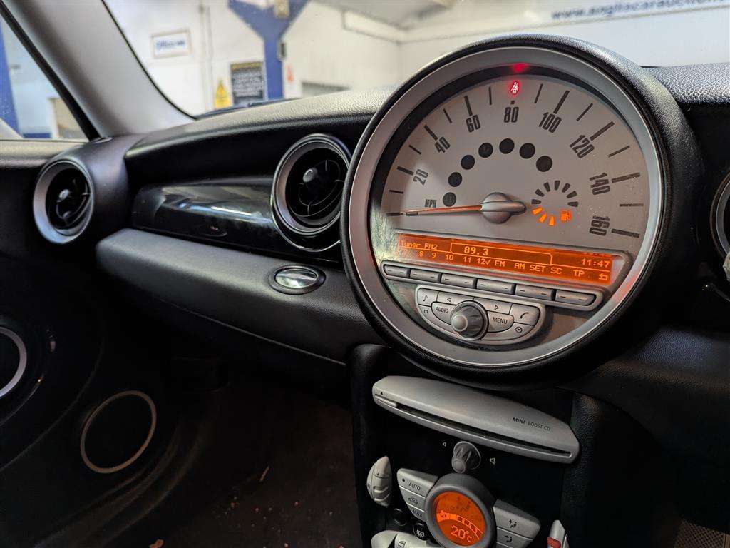 <p>2010 MINI COOPER CLUBMAN</p>