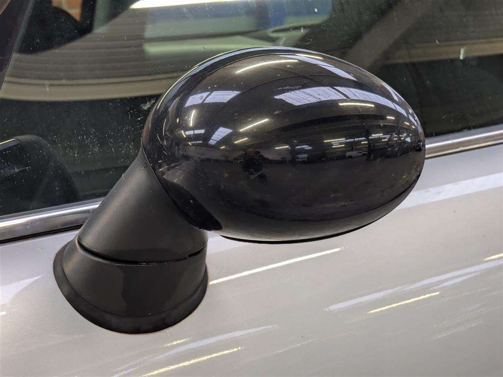 <p>2010 MINI COOPER CLUBMAN</p>