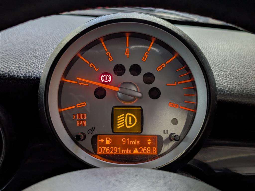 <p>2010 MINI COOPER CLUBMAN</p>