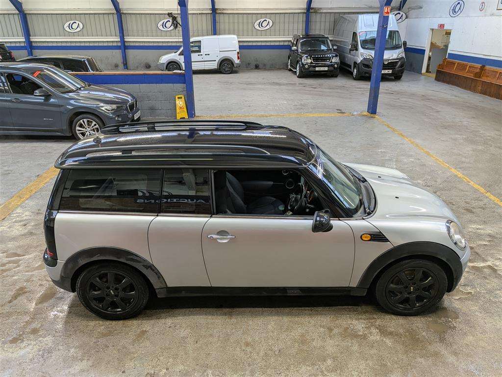 <p>2010 MINI COOPER CLUBMAN</p>