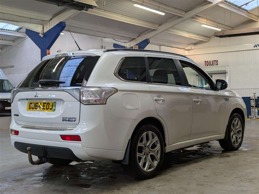 <p>2015 MITSUBISHI OUTLANDER GX 4HS PHEV AUTO</p>