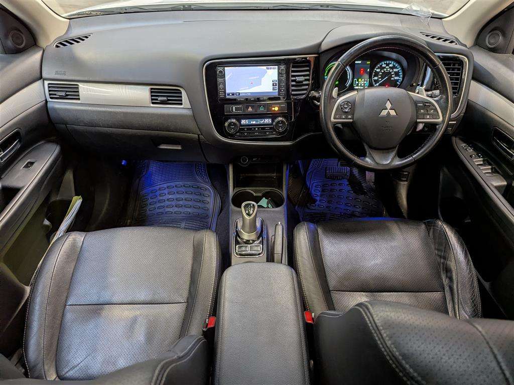 <p>2015 MITSUBISHI OUTLANDER GX 4HS PHEV AUTO</p>